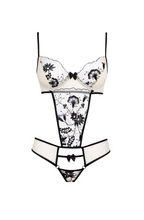 Sensual bodysuit with beautiful embroidered floral patterns